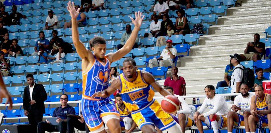 Juan Miguel Suero lidera a Mauricio Báez sobre Huellas y va primero en grupo A del TBS Distrito