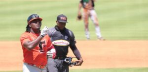 Félix Reyes jonronea y conduce Toros a derrotar Estrellas