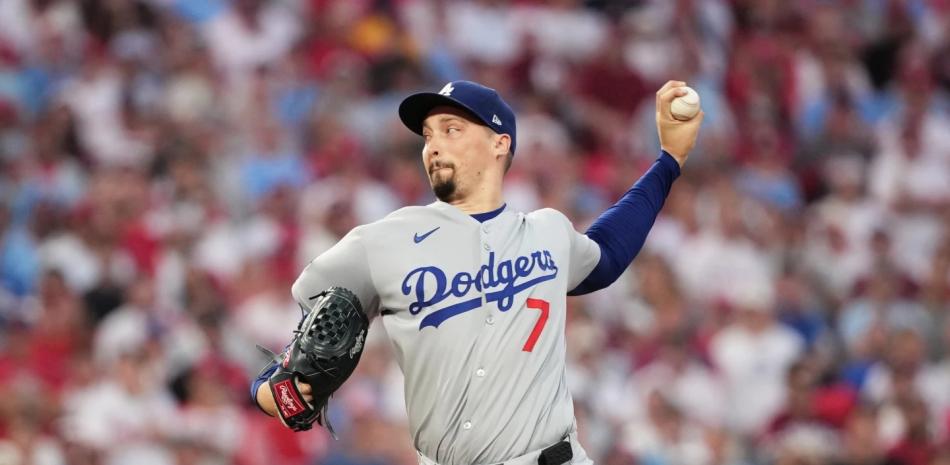Blake Snell brilla mientras el bullpen frena remontada de los Filis para ganar 4-3; Dodgers va 2-0
