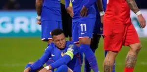 Kylian Mbappé se perderá partido de la eliminatoria contra Islandia por una lesión en el tobillo