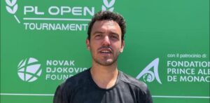 Tenista que dijo que un beso causó su prueba positiva de metanfetamina recibe suspensión de 4 años