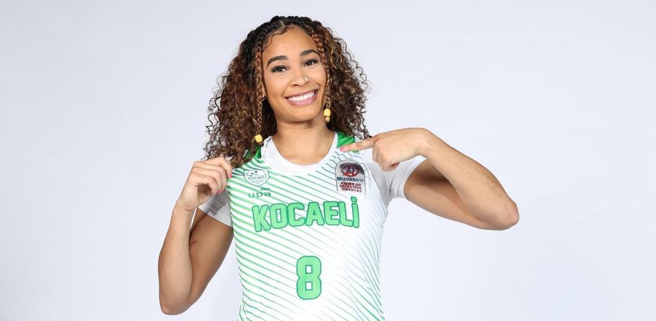 Jugadoras dominicanas refuerzan en el básquet internacional