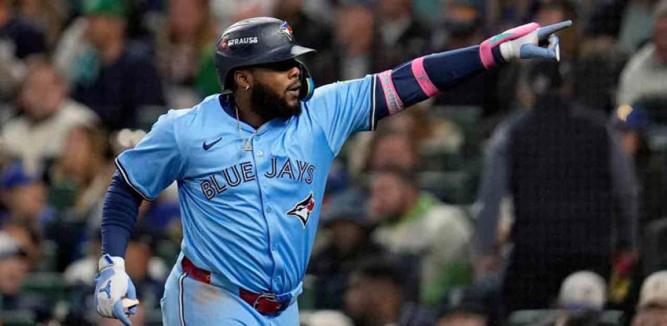 Vladimir Guerrero Jr vuelve a jonronear y los Azulejos superan a Marineros e igualan la serie