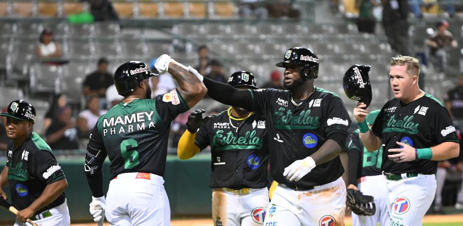 Miguel Sanó vuelve a jonronear y las Estrellas superan 7-3 a los Toros
