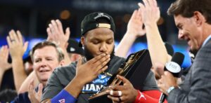Toronto a la Serie Mundial por primera vez desde el 1993, Vladimir Guerrero Jr. gana el MVP