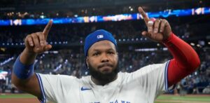 Vladimir Guerrero Jr envía mensaje a Dodgers tras promesa de Roberts de "arruinar el bèisbol"