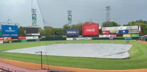 Se suspende por mala condición del terreno el partido entre Águilas y Gigantes