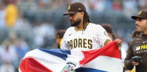 Fernando Tatis Jr. logra su segundo Guante de Oro en los últimos tres años en las Grandes Ligas