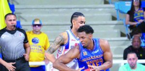 Geraldo Suero, con 23 puntos, lidera a Mauricio ante San Lázaro en el inicio de la semifinal TBS DN