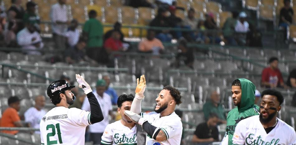Estrellas vencen 5-3 al Escogido para su tercer triunfo seguido