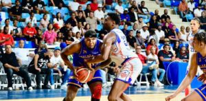 Mauricio Báez gana y aventaja 2-1 sobre San Lázaro la serie semifinal B del TBS Distrito 2025