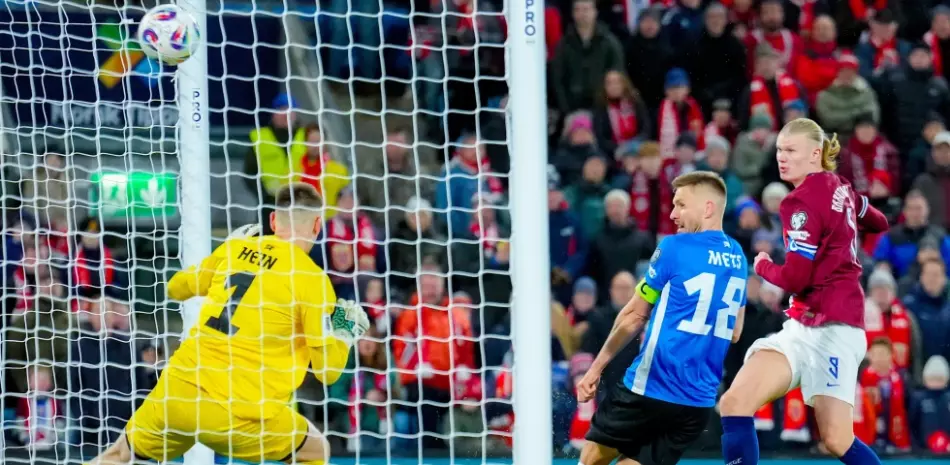 Erling Haaland, con dos goles, acerca a Noruega a la clasificación para el Mundial