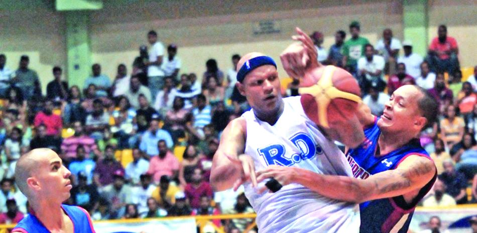 Charlie Villanueva cambió la comodidad por el cariño