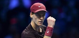 Sinner supera a de Minaur y avanza a las finales en el campeonato ATP