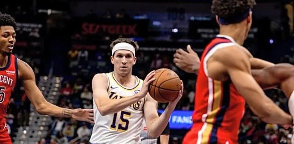Reaves, Doncic y Ayton lideran la victoria de los Lakers sobre los Pelicans