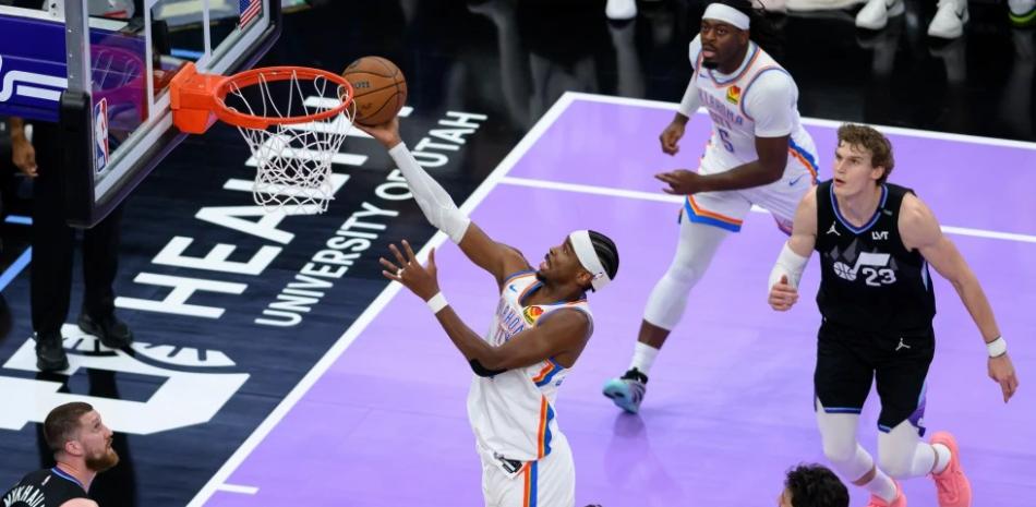 Gilgeous-Alexander anota 31 puntos, Thunder domina el 3er cuarto y apalea al Jazz 144-112