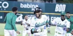 Con hit al cuadro de Canó las Estrellas extienden a cinco la racha de derrotas del Licey
