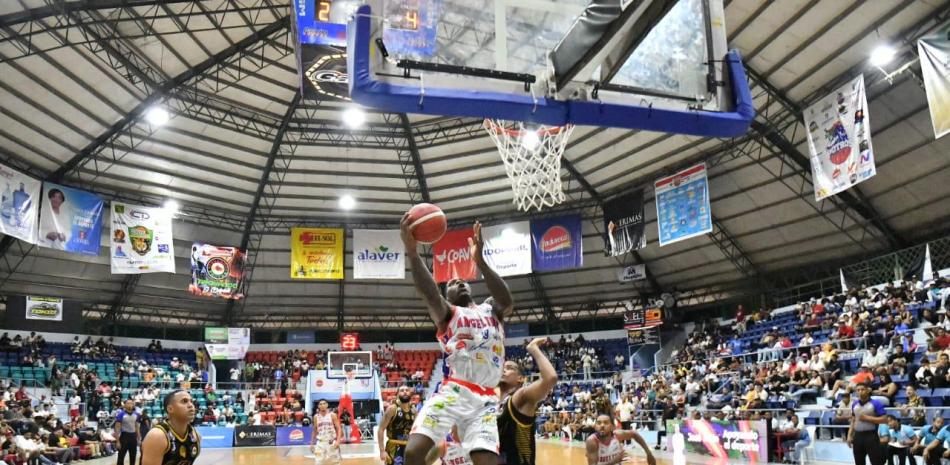 Egbuta anota 30 con 10 rebotes para conducir al Dosa sobre Enriquillo en TBS de La Vega