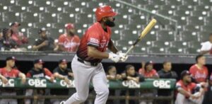 Navarro y Mateo conducen al Escogido a un segundo triunfo en línea ante las Estrellas