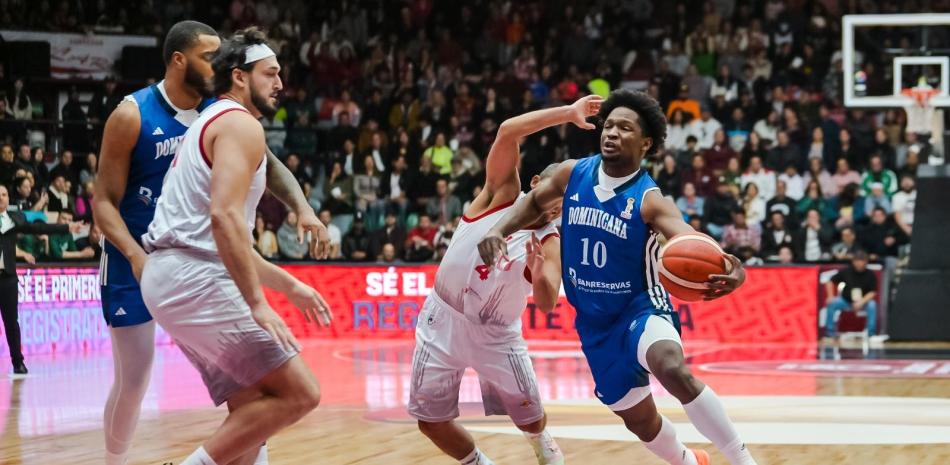 Dominicana deja escapar una ventaja de 15 puntos y sucumbe ante México