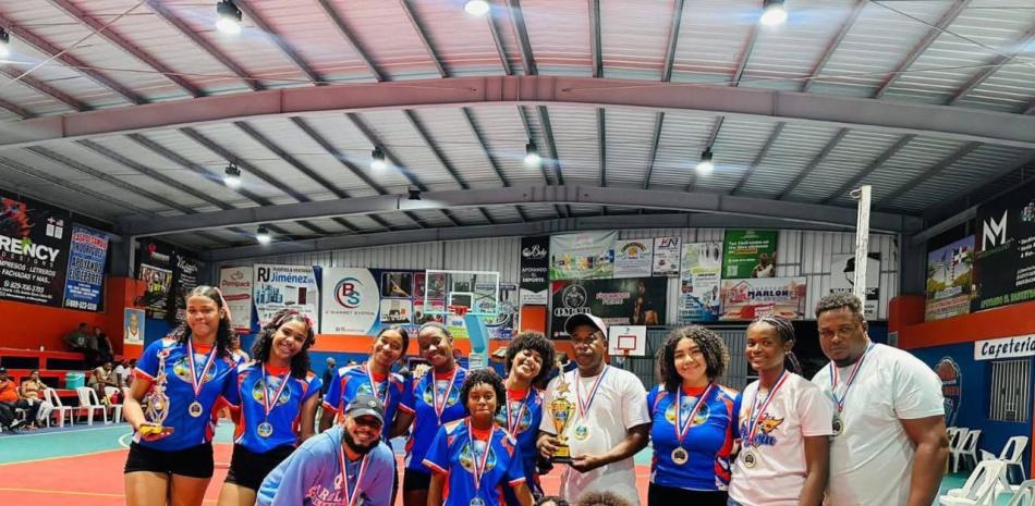 Celebran cuadrangular en Cancha Centro de Andrés, Boca Chica
