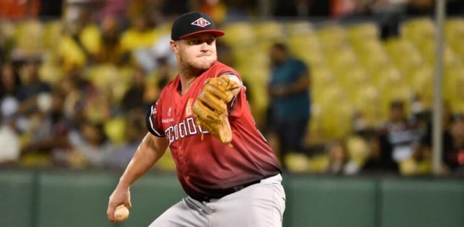 Lakins comanda blanqueada 6-0 sobre Águilas