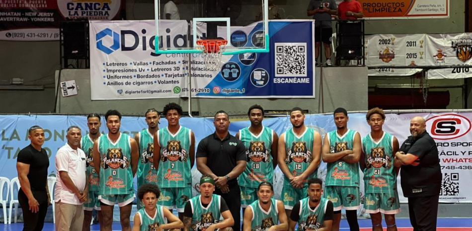 Equipo los Polancos se corona en el baloncesto de Tamboril