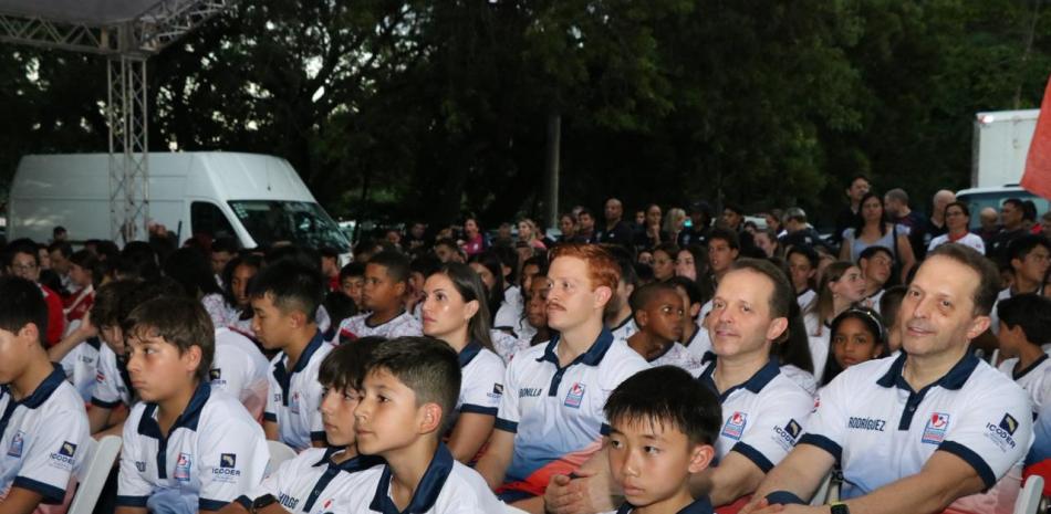 Maggi y Fernández dejan abierto Mundial Racquetbol Juvenil