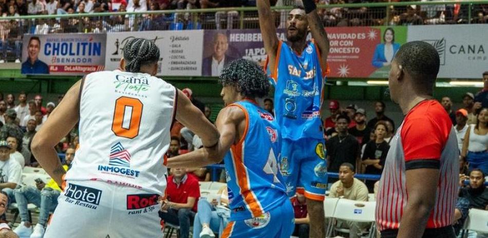 Clubes San José y San Francisco logran triunfo en el torneo superior de Higüey