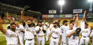Las Aguilas blanquean al Escogido y clasifican al Round Robin