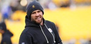 TJ Watt, de Steelers, se somete a cirugía para reparar lesión en un pulmón
