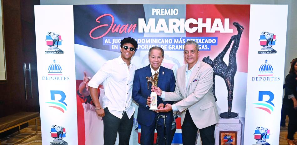 Juan Soto recibe por segunda ocasión el premio Juan Marichal