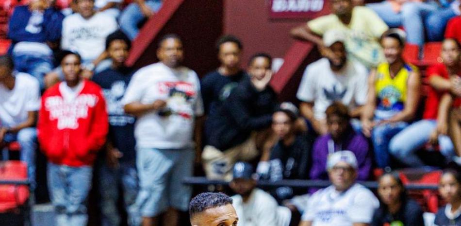 Adris de León conduce al San Vicente y se empata la final del TBS de San Francisco