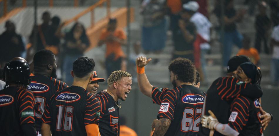 Toros dejan al Licey en el terreno y ponen su número mágico en 1