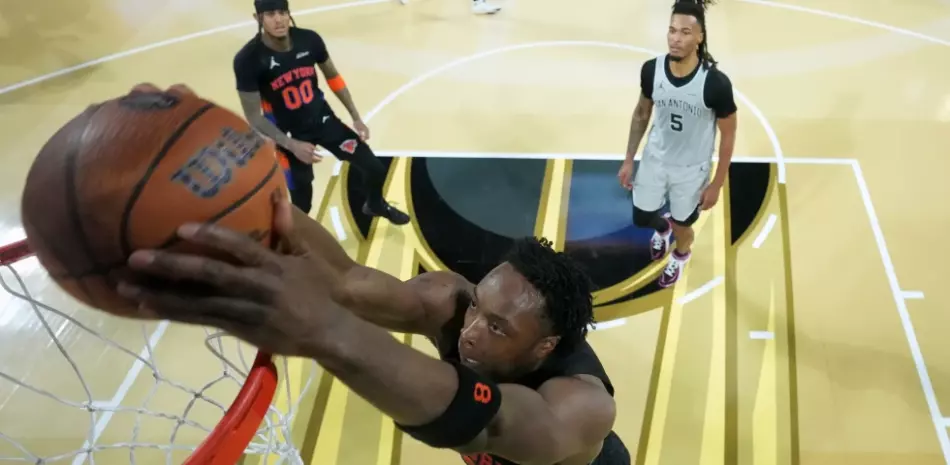 Los Knicks remontan, vencen a los Spurs y ganan la Copa de la NBA