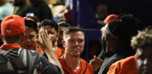 Troy Johnston regresa para playoffs para los clasificados Toros del Este