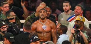 Anthony Joshua noquea a Jake Paul y gana combate de boxeo de Netflix por 184 millones de dólares