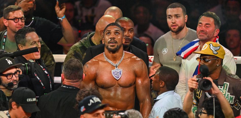 Anthony Joshua noquea a Jake Paul y gana combate de boxeo de Netflix por 184 millones de dólares
