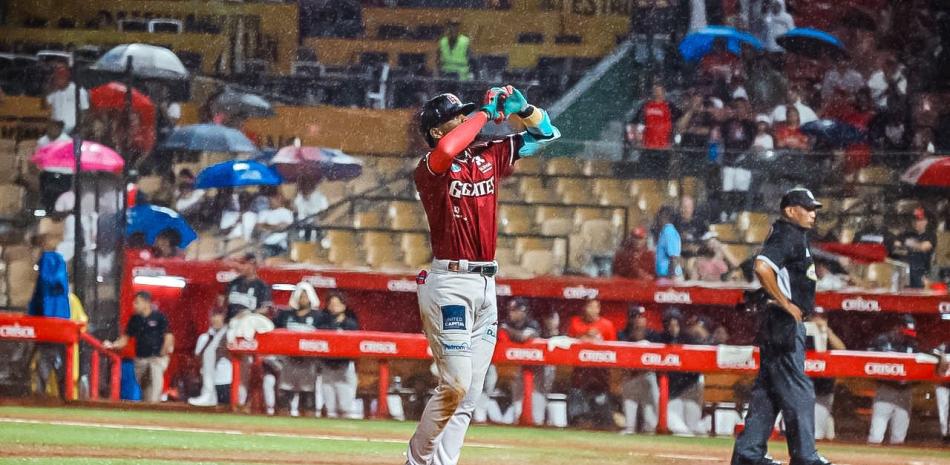 Grand slam de Julio Carreras lleva a Gigantes al tercero