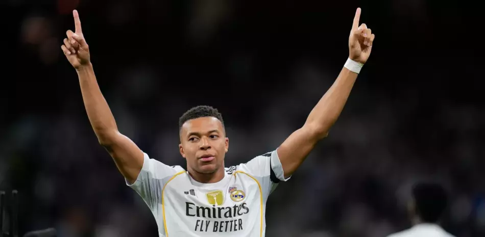 Mbappé estará de baja al menos tres semanas por esguince de rodilla