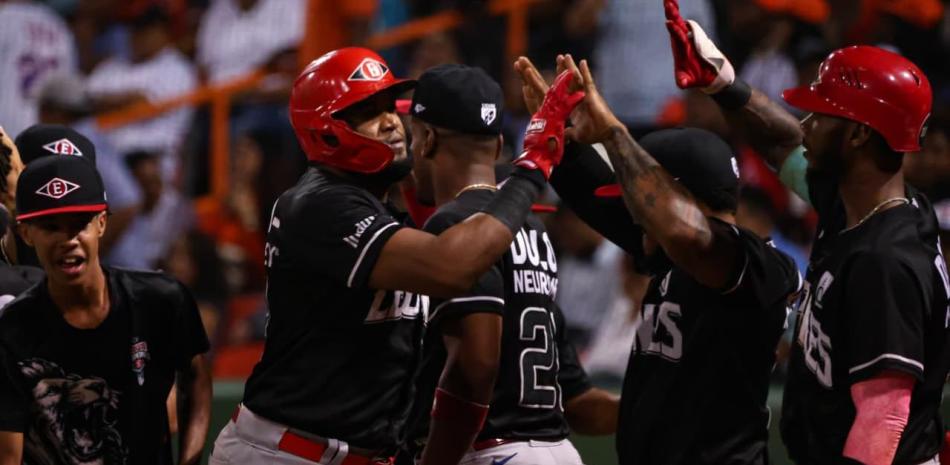 Sócrates Brito batea de 5-4, incluido un jonrón, Leones vencen Toros y extienden invicto