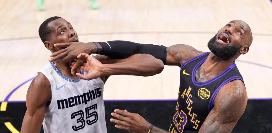 Doncic y James conducen a Lakers hacia remontada y triunfo 128-121 ante Grizzlies