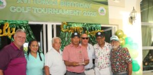 Eladio Polanco gana torneo de golf en Punta Cana