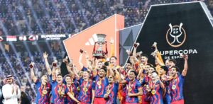 El Barcelona revalida Supercopa ante el Real Madrid gracias a un doblete de Raphinha
