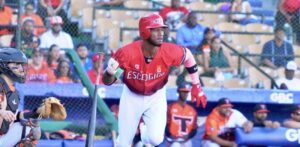 Escogido vence a Toros y "pone un pie" en la serie final