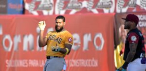 Águilas empatan en segundo lugar y eliminan oficialmente a los Gigantes