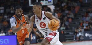 El torbellino taronja sacude al Casademont Zaragoza, Montero anota 21