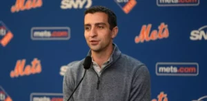 David Stearns entiende frustración de fanáticos de los Mets, pero defiende reconstrucción