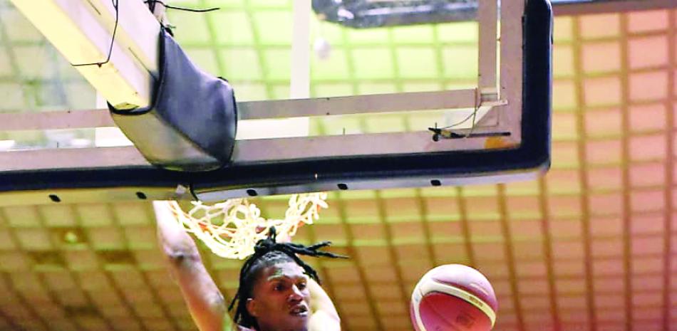 Luis Martínez lidera a Cupes frente al CDP en inicio del torneo de Santiago