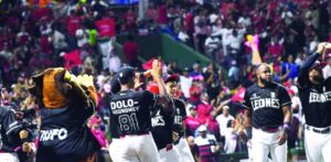 Los "Duros de Matar" lo hicieron otra vez, Escogido viene de atrás y gana primero de la final